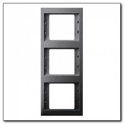 Ramka 3-krotna pionowa; antracyt mat, lakierowany; K.1 Numer katalogowy: 13337006