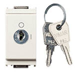 Łącznik 2P, 16AX, z kluczem, 1M, biały