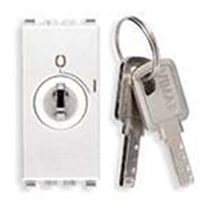 Łącznik 2P z kluczykiem wyjmowanym w obu poz., 1M, srebrny