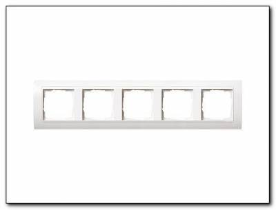 Ramka pięciokrotna do białych Gira Event biały matowy